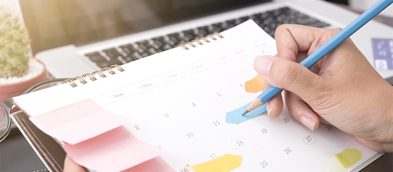 menuliskan jadwal di kalendar
